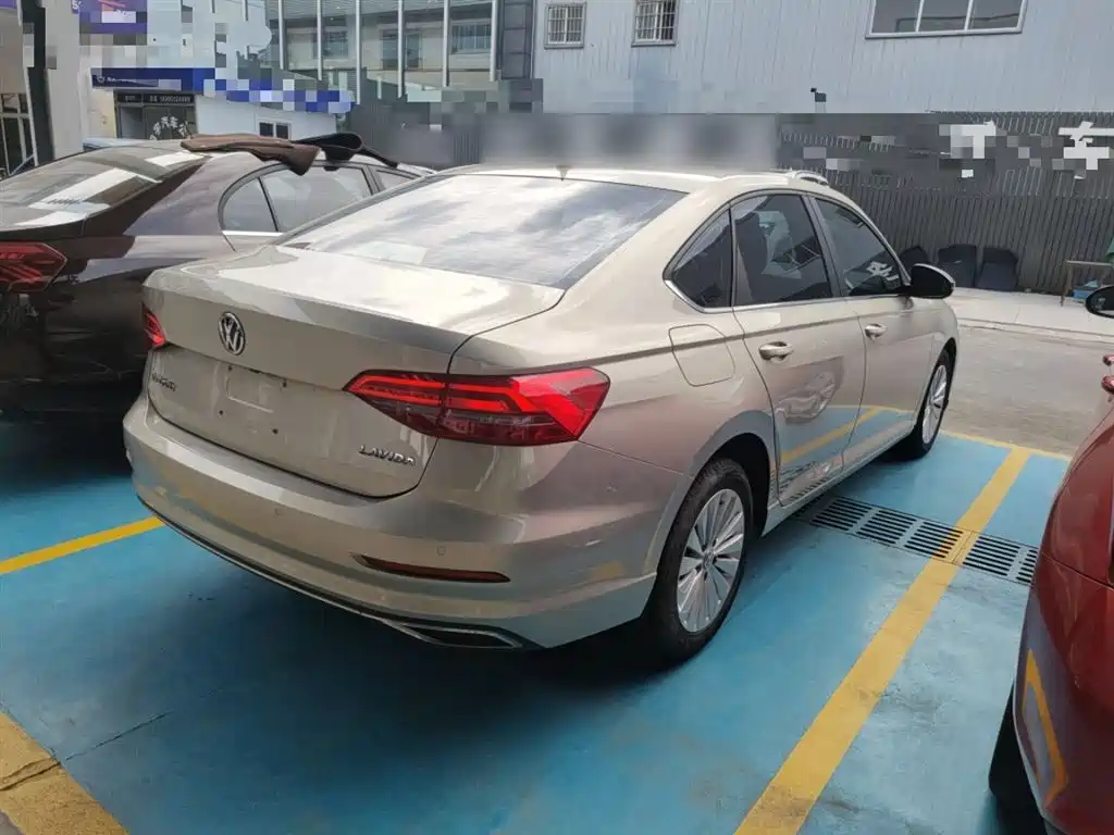 Volkswagen Lavida 2019 1.5L Automatic Comfort Edition China VI фото 7