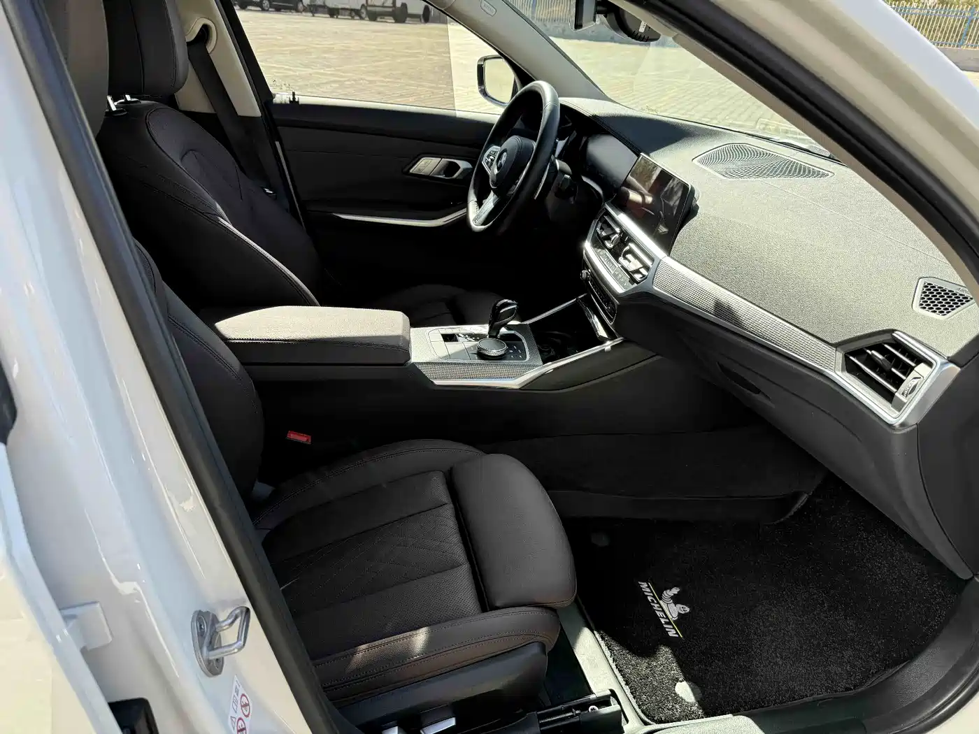 BMW 3 Series 2022 325Li M Sport Shadow Edition фото 14