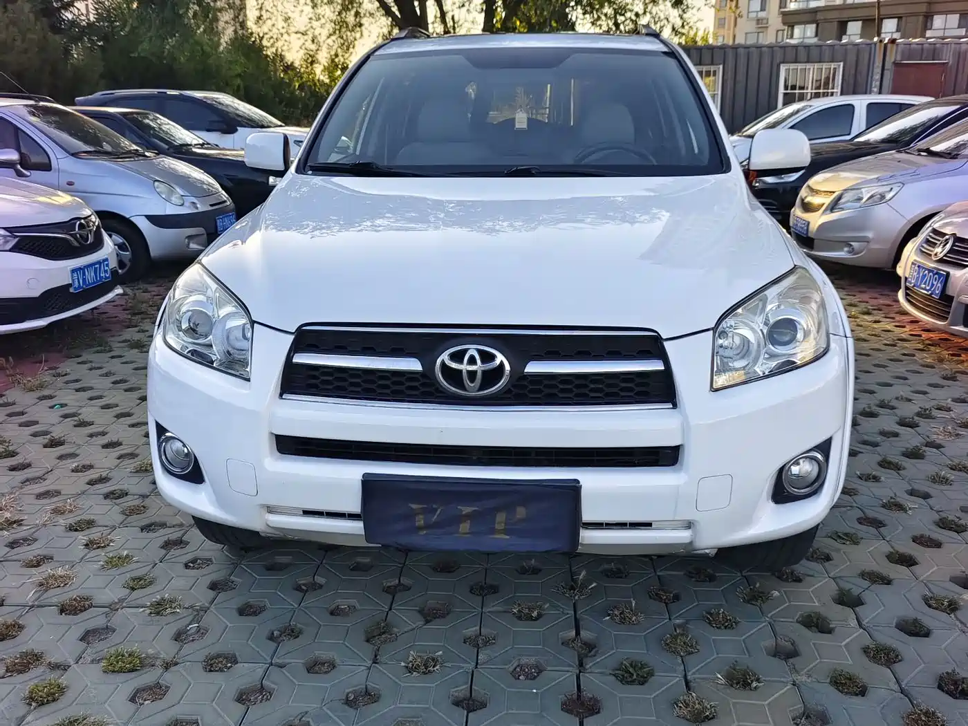 Photo 2 - Toyota RAV4