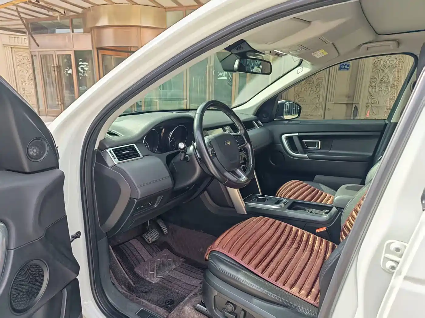 Land Rover Discovery Sport 2018 240PS SE Edition фото 5