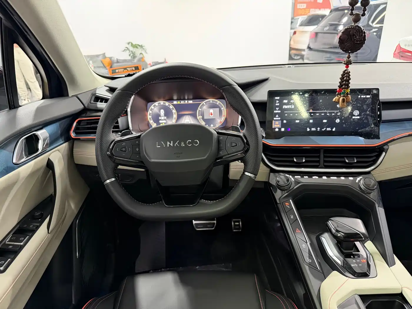 Lynk & Co 06 2020 1.5T Halo фото 10