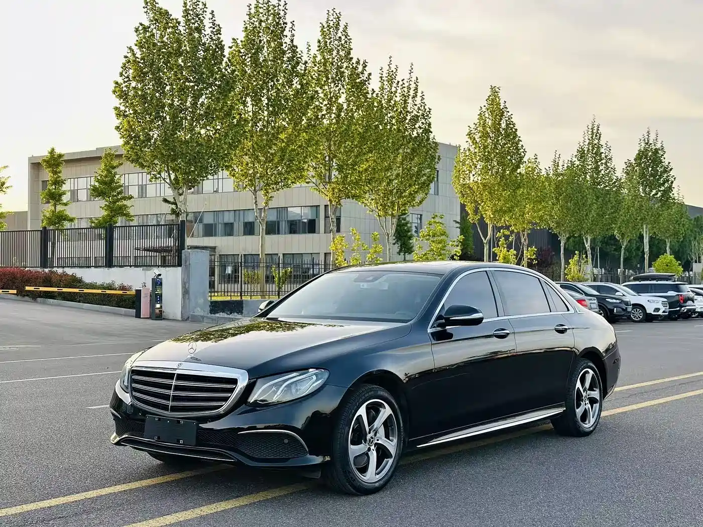 Mercedes-Benz E-Class 2017 E 300 L Sport Fashion