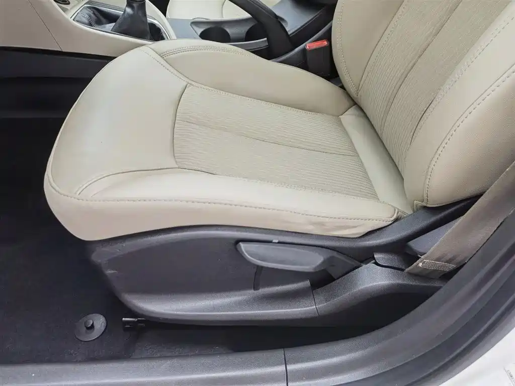 Buick Excelle 2016 15N Manual Elite фото 20