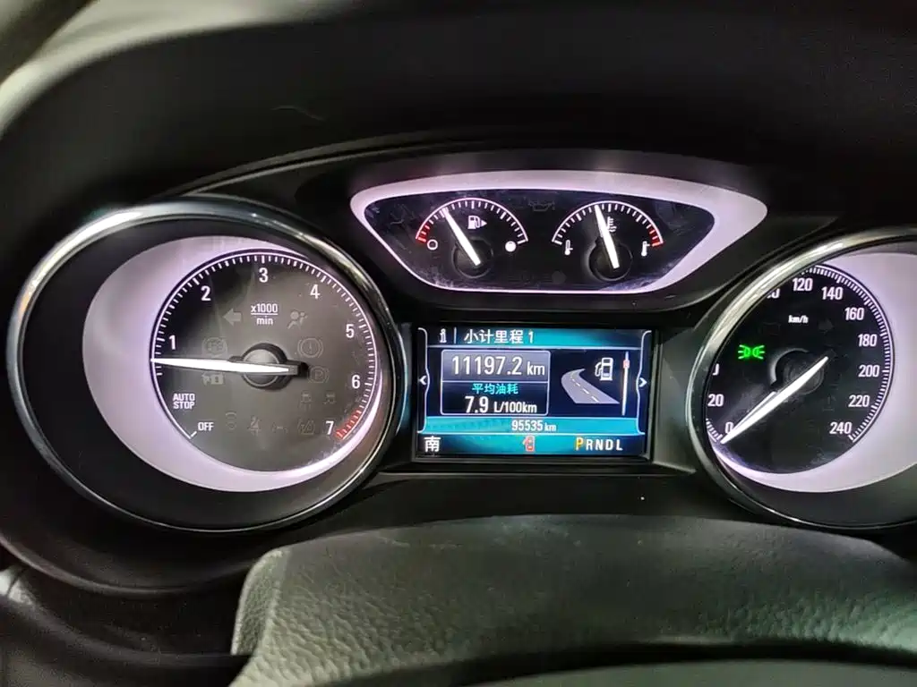 Фото 12 - Buick Envision Plus