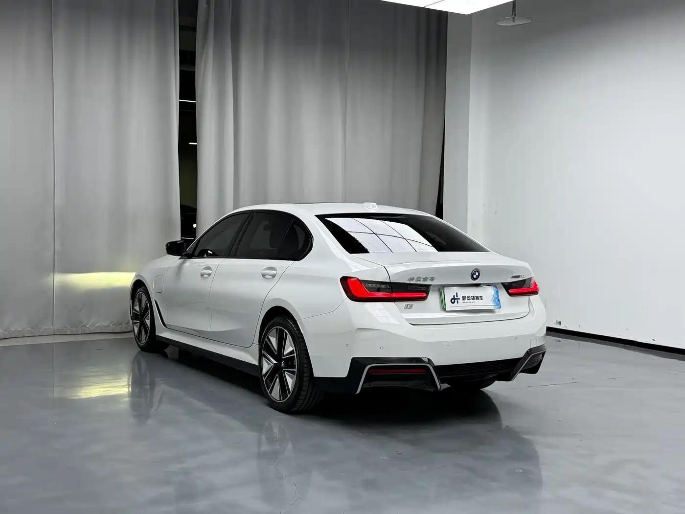 BMW i3 2024 eDrive 40 L Night Sport Package фото 15