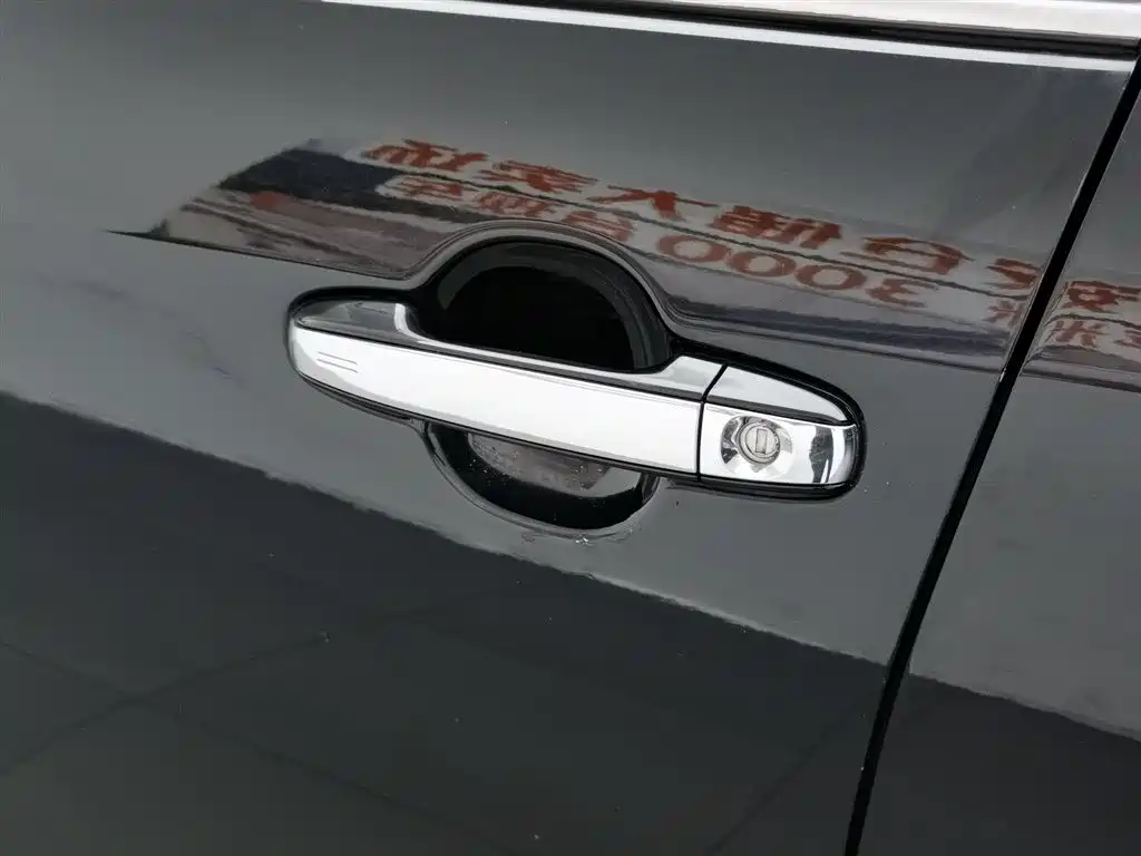 Toyota Camry 2015 2.5G Luxury Navigation Edition фото 18