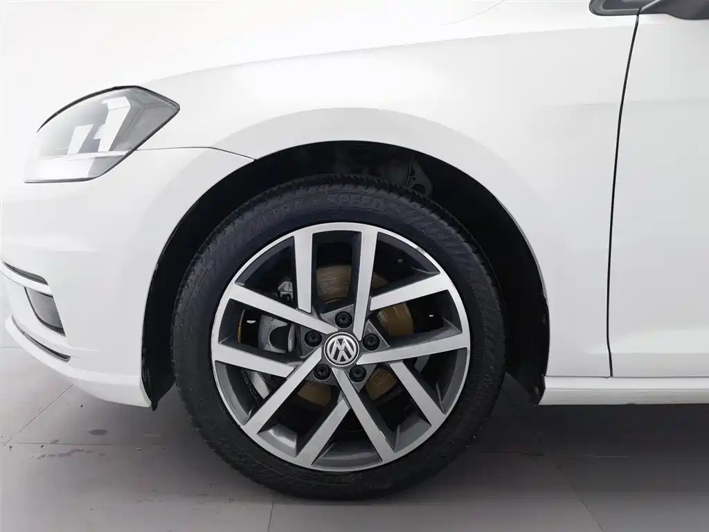 Volkswagen Golf 2020 200TSI DSG Comfort Progressive Edition фото 17