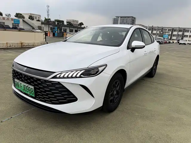 BYD Qin PLUS DM-i, система помощи водителю, 55KM, Лидер