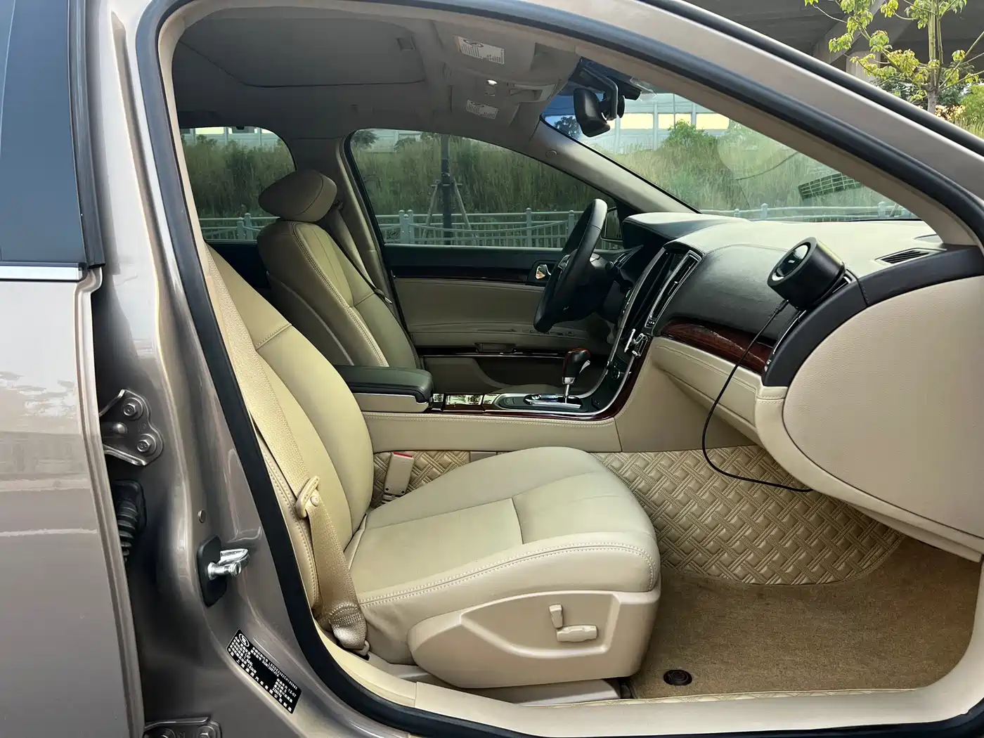 Cadillac SLS 2012 2.0T Comfort фото 28