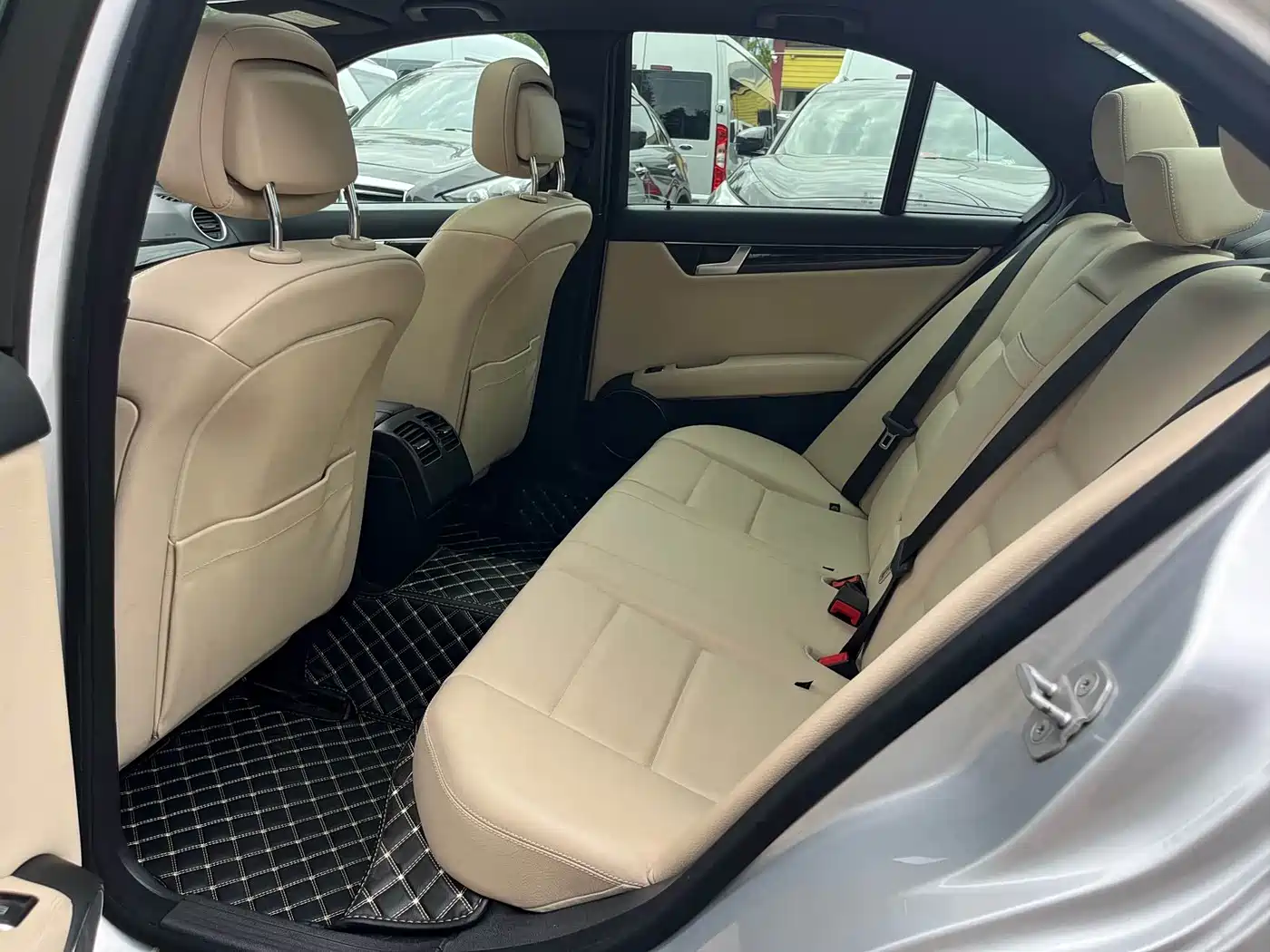 Фото 11 - Mercedes-Benz C-Class