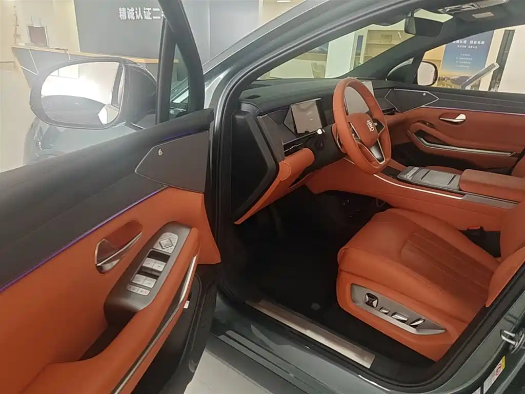 BYD Tang L 2025 DM 175KM Drone Player Edition фото 16