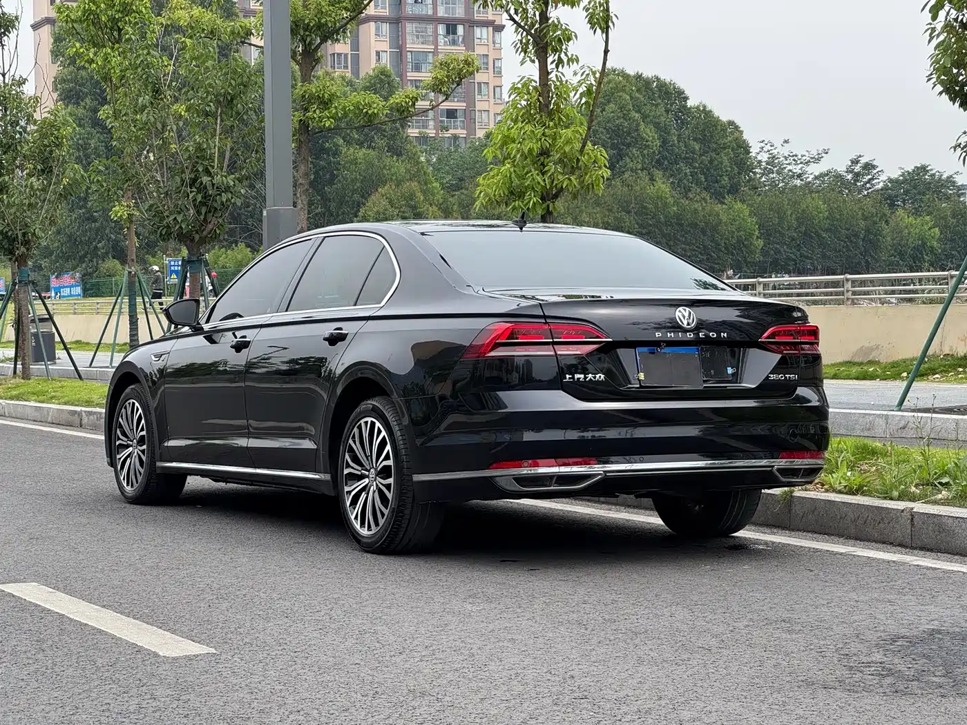 Volkswagen Phideon 2016 380TSI 2WD Ultimate Edition фото 14