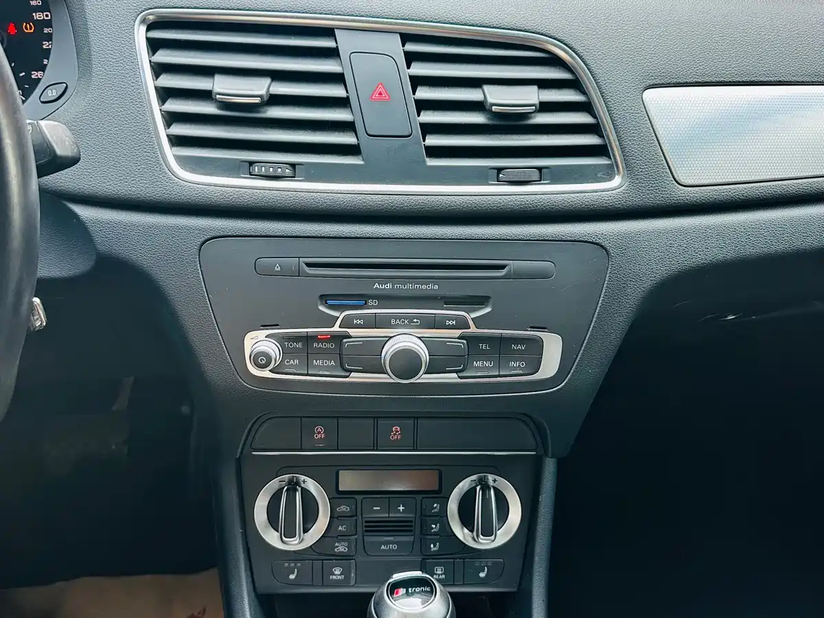 Photo 17 - Audi Q3