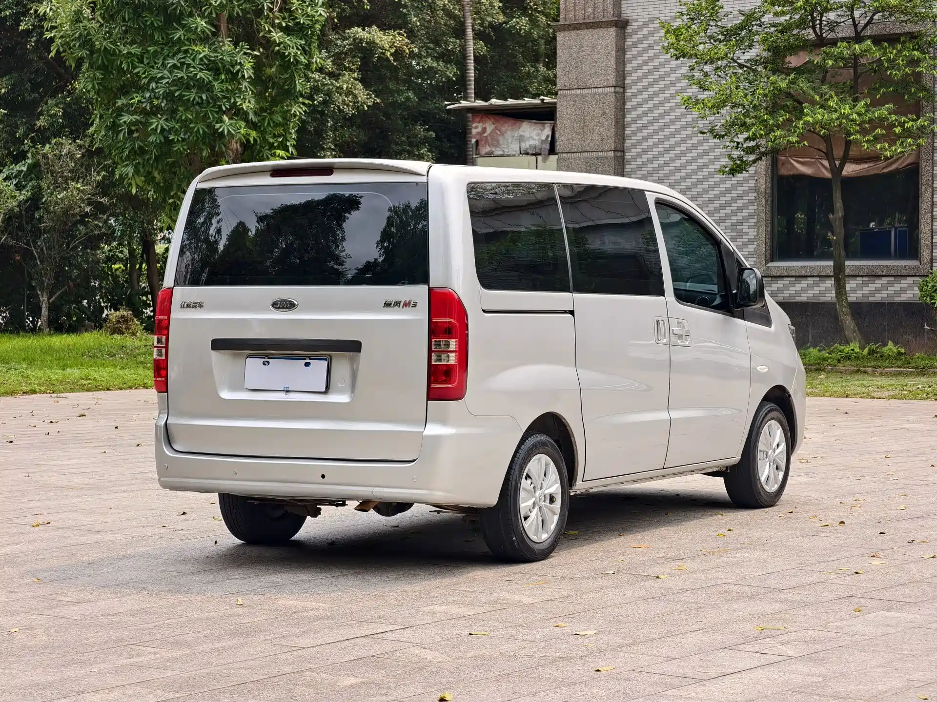 Photo 16 - JAC Refine M3