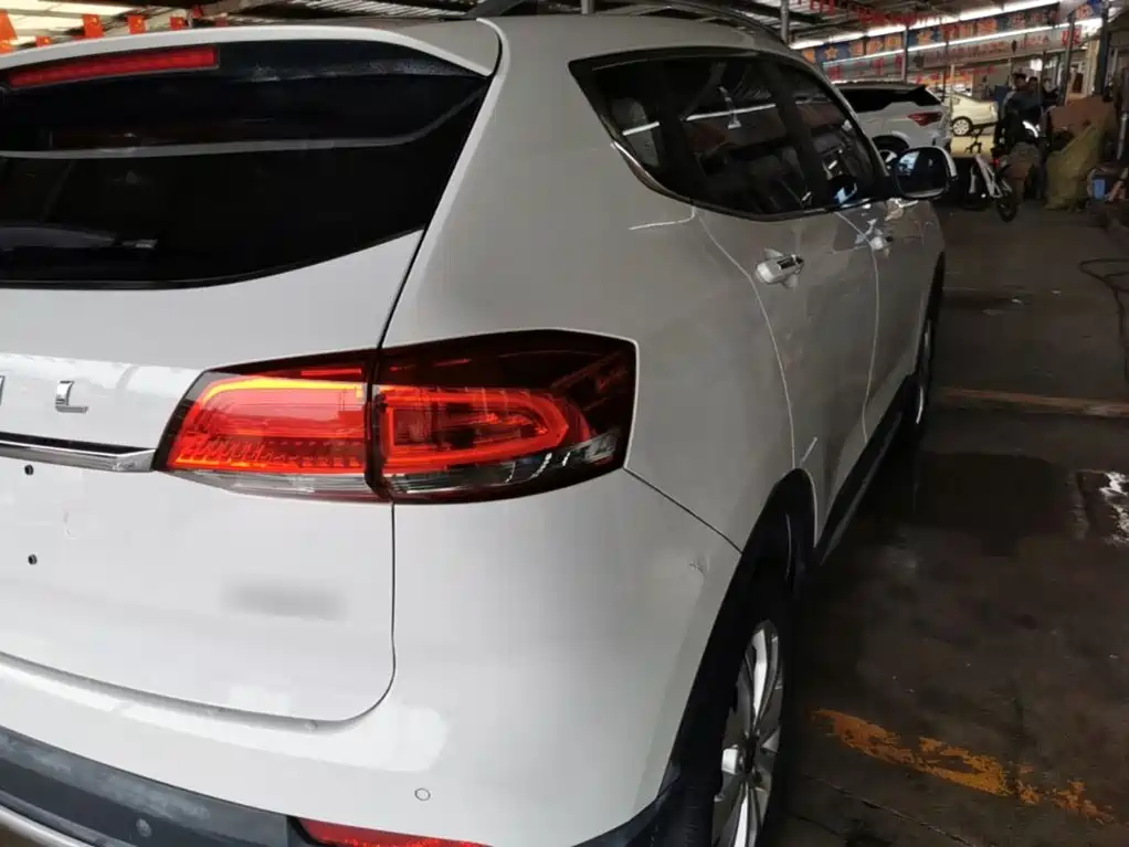 Photo 8 - Haval H2s