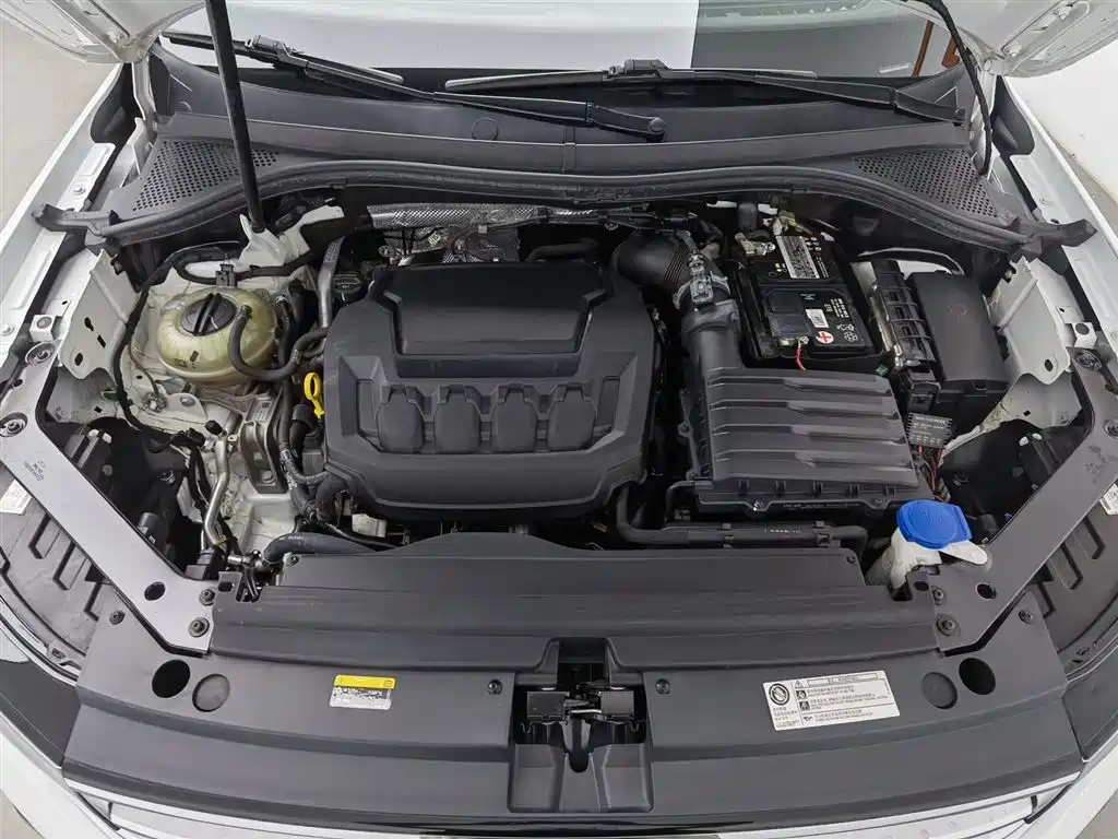 Volkswagen Tiguan L 2023 Facelift 330TSI Auto FWD R-Line Premium фото 6