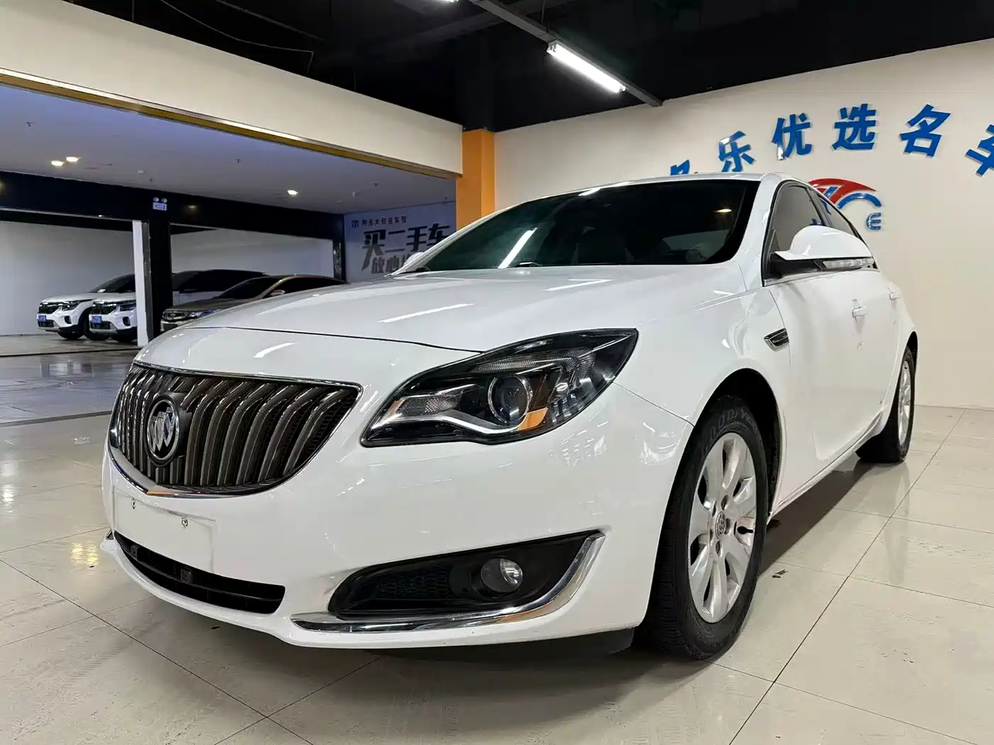 Buick Regal 2015 2.0L Leading Fashion Model