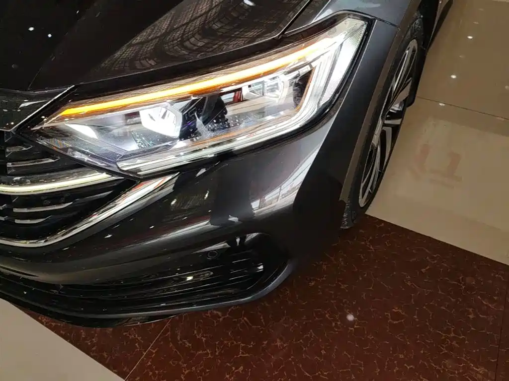 Volkswagen Sagitar 2023 300TSI DSG Excellence Edition фото 24