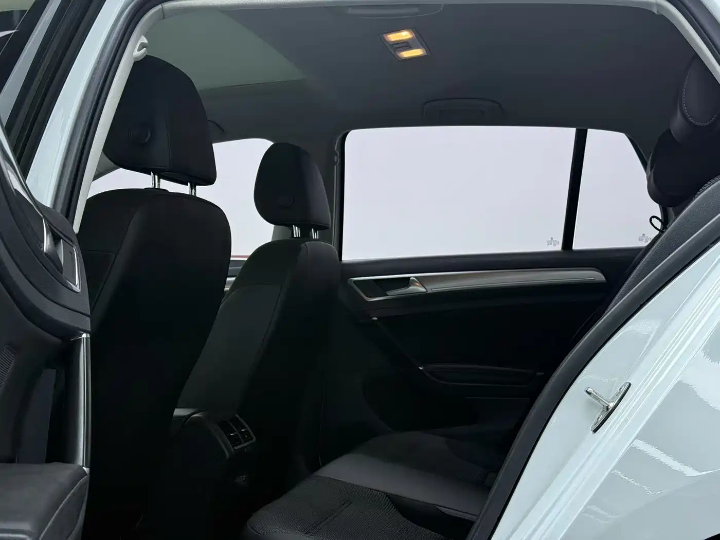 Volkswagen Golf 2020 Beloved Edition 280TSI DSG Comfort фото 6