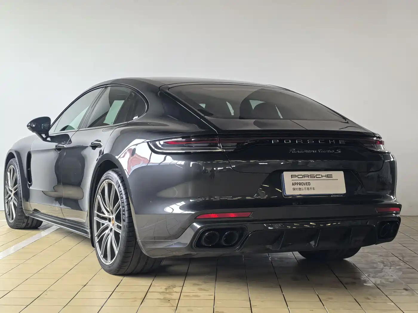 PORSCHE PANAMERA