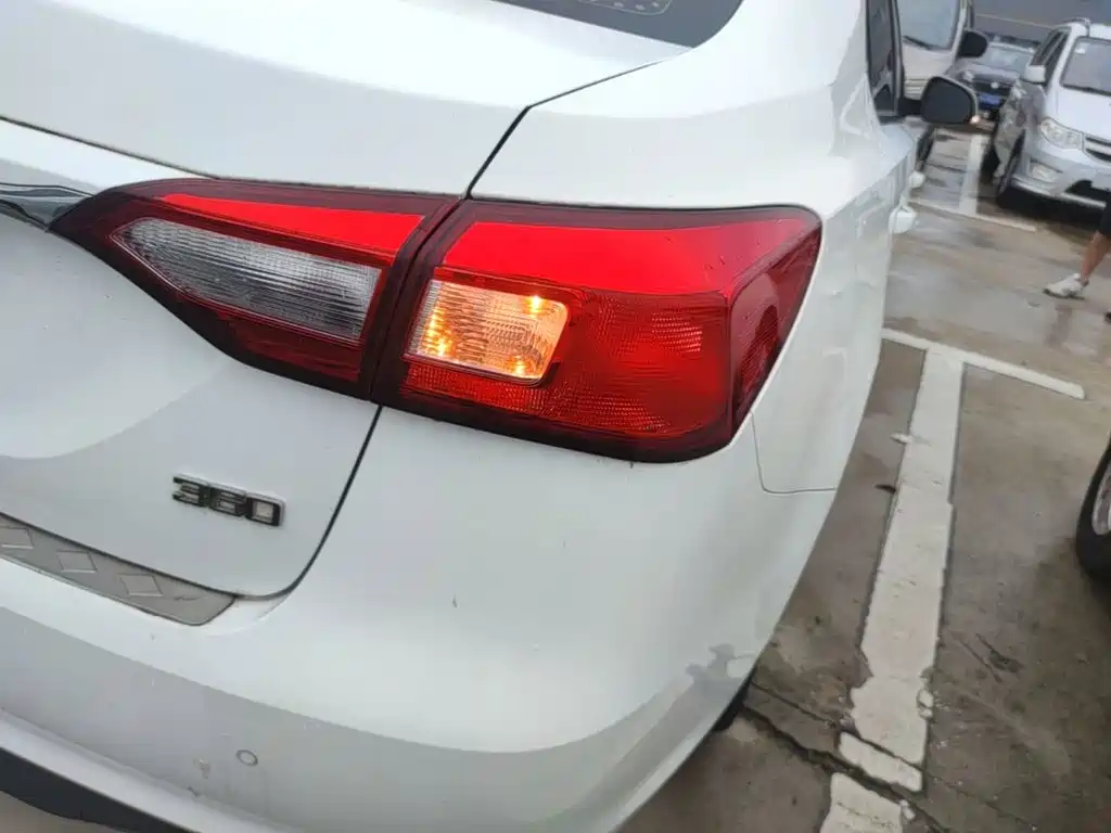 Roewe 360 2016 2015 1.5L Automatic Luxury