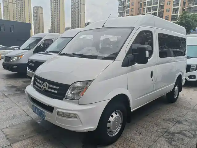 SAIC Maxus Xintu V80 2023 2.0T AMT Classic Aoyun Power Edition Short Wheelbase Medium Roof 5/6 Seats