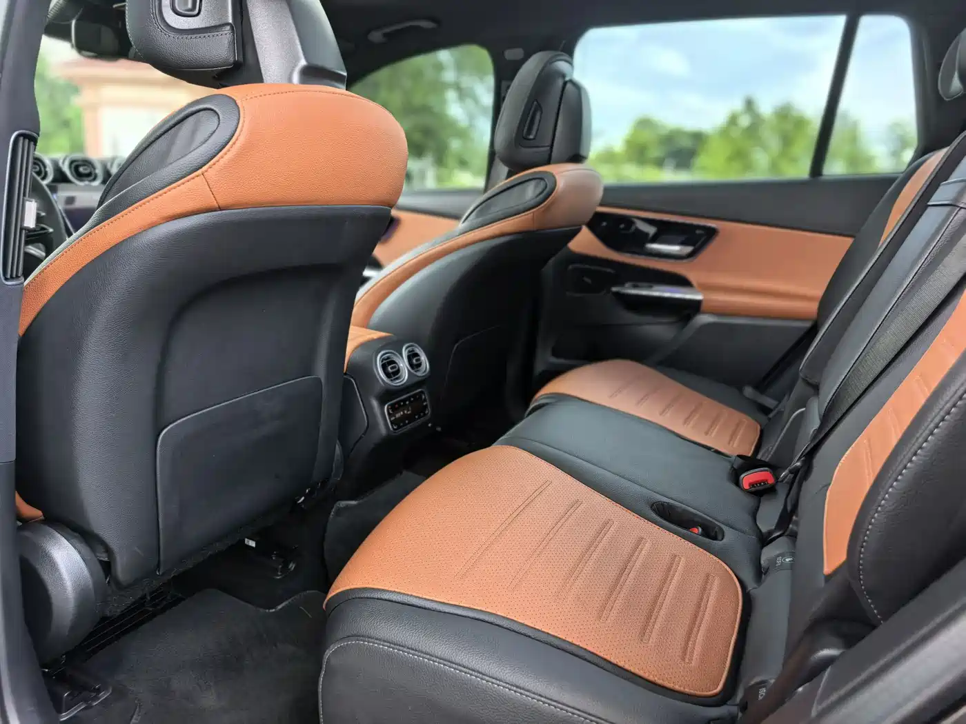 Mercedes-Benz GLC 2023 Facelift GLC 300 L 4MATIC Sport 7-Seater фото 12