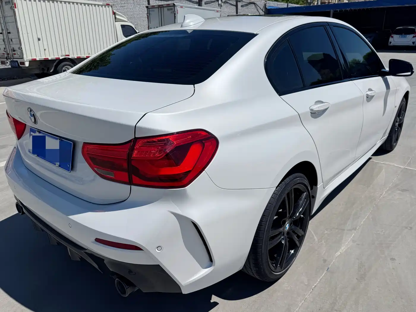 BMW 1 Series 2021 125i M Sport Black Night Edition фото 4
