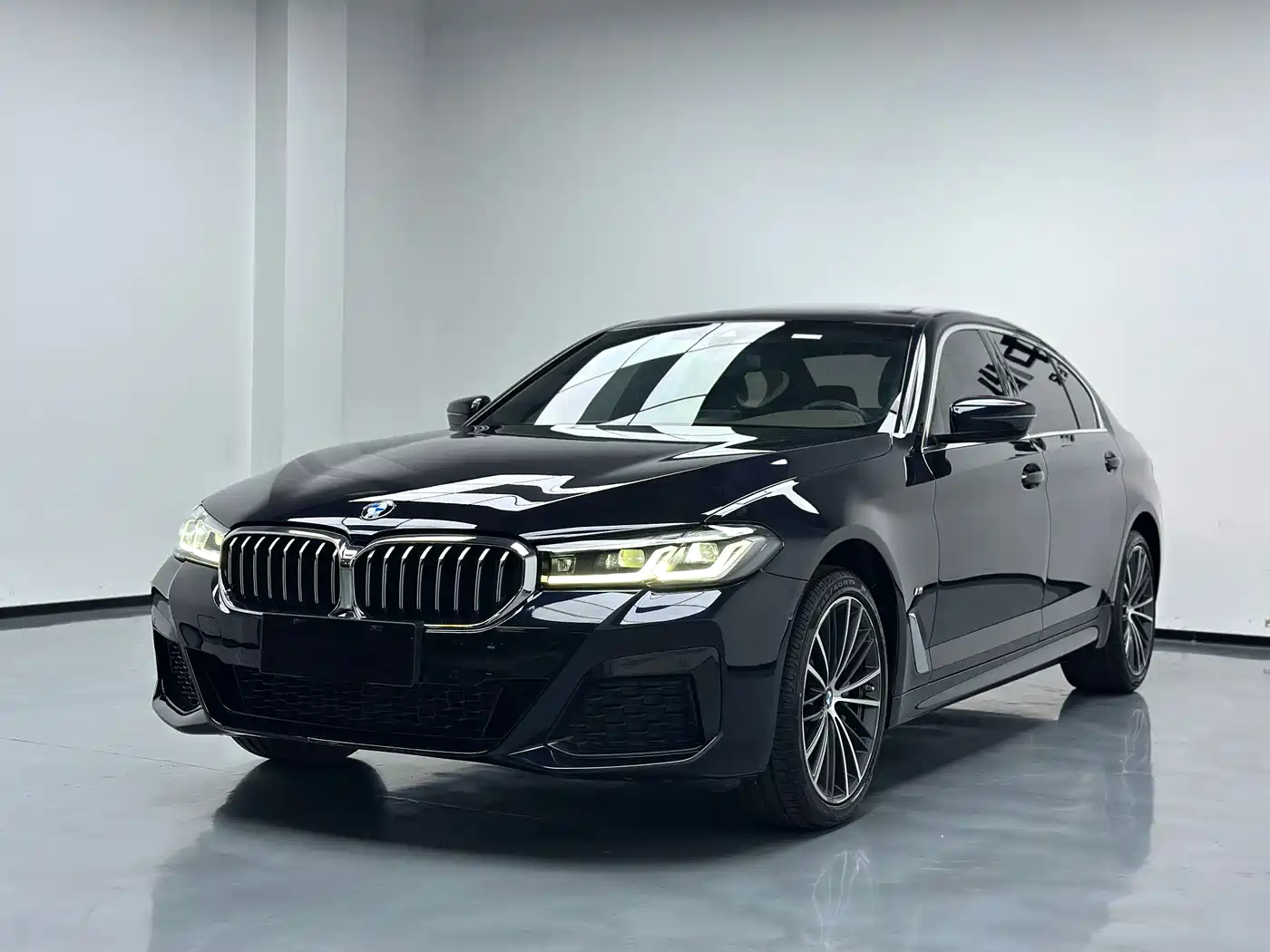 BMW 5-SERIES 2023