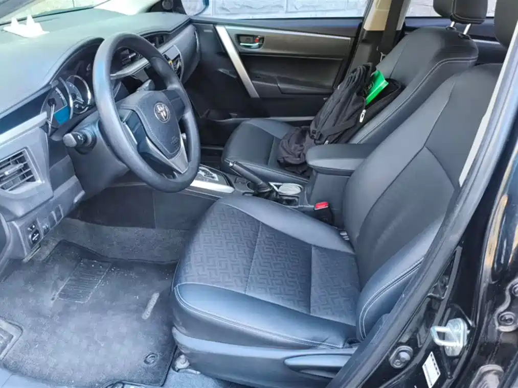 Toyota Corolla 2014 1.6L CVT GL фото 13