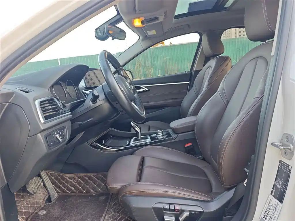 BMW 1 Series 2022 120i M Sport Shadow Edition фото 13