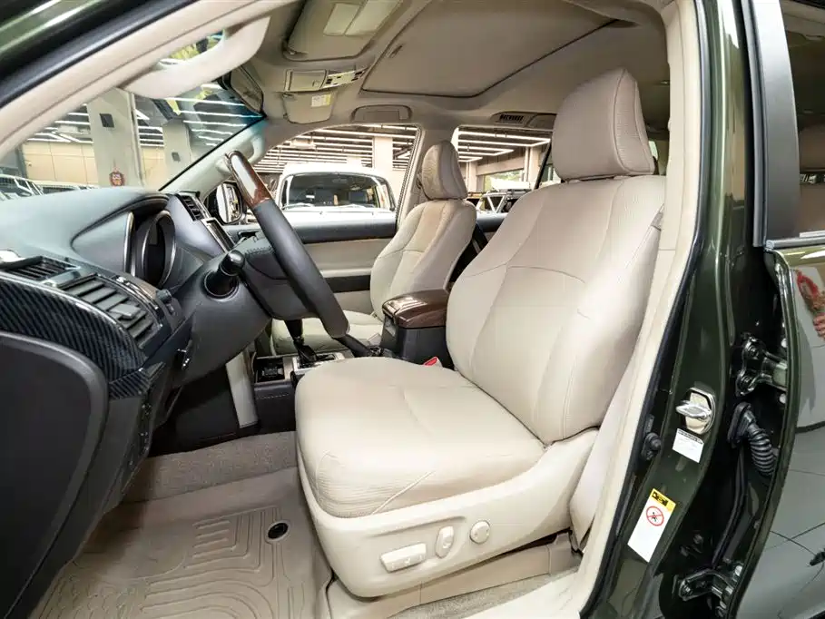 Toyota Prado 2010 4.0L Automatic TX-L фото 8