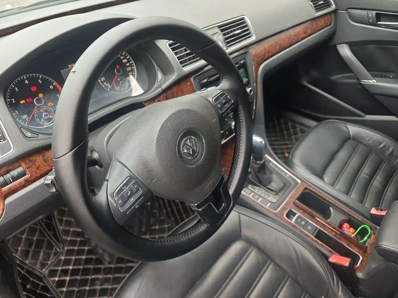 Volkswagen Passat 2011 1.8TSI DSG Supreme Edition фото 14