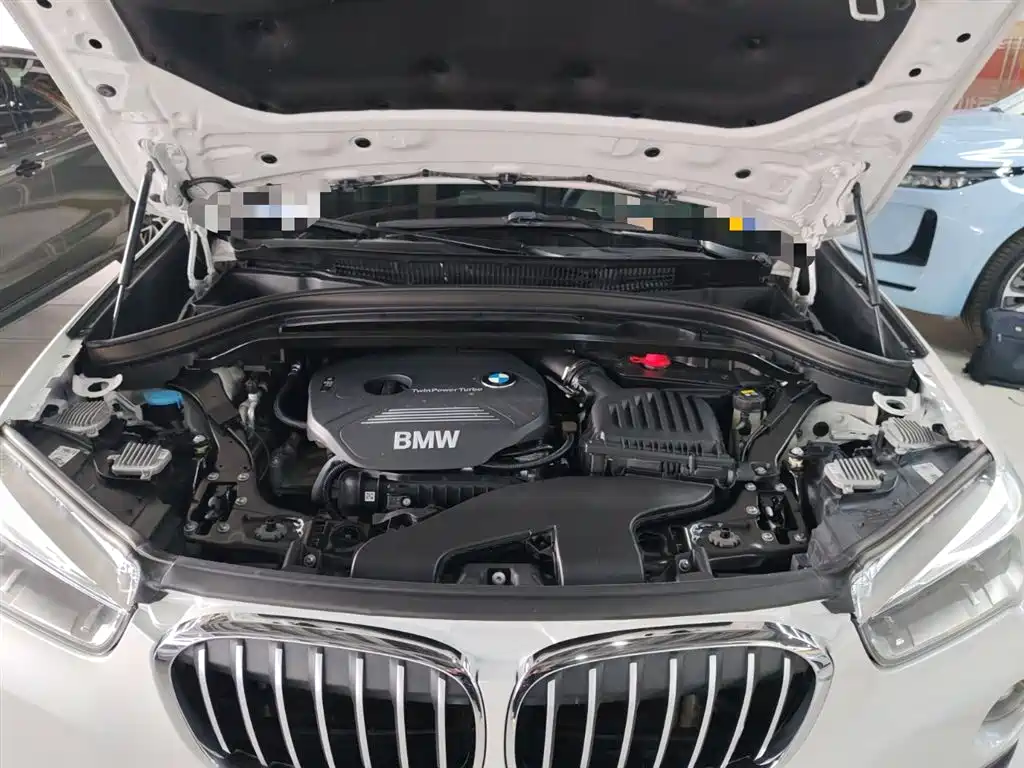 BMW X1 2016 sDrive18Li Premium Model фото 20