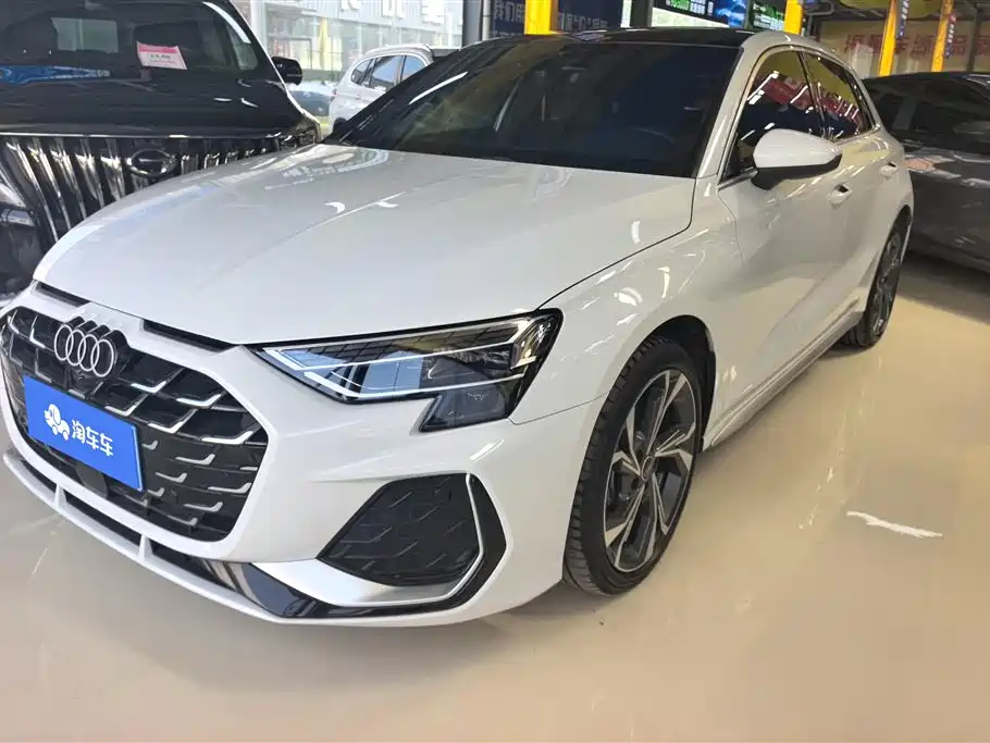 AUDI A3 2025