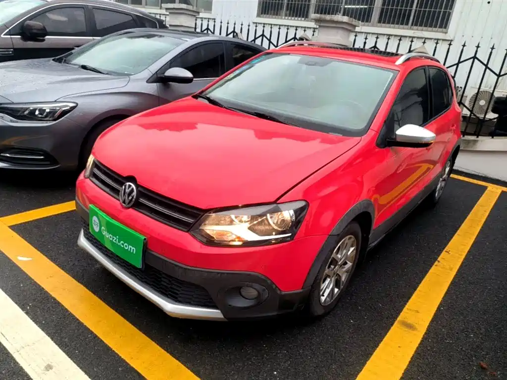 Volkswagen Polo 2014 1.6L Cross Polo Automatic