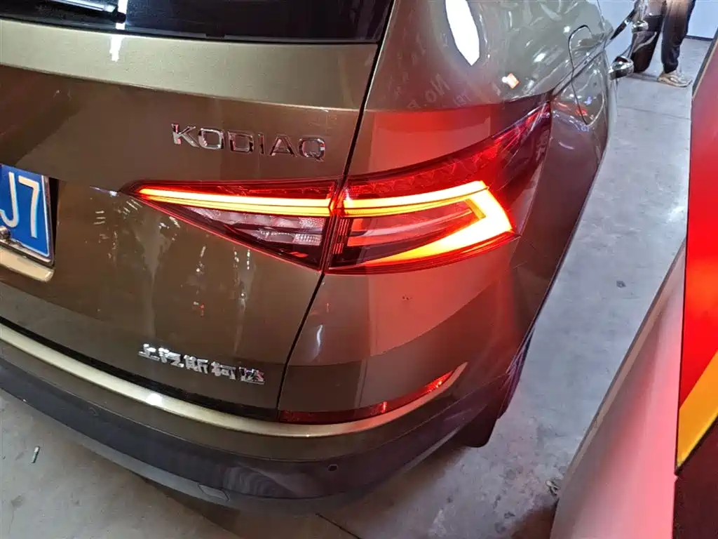 Škoda Kodiaq 2018 TSI330 5-seat FWD Comfort фото 8