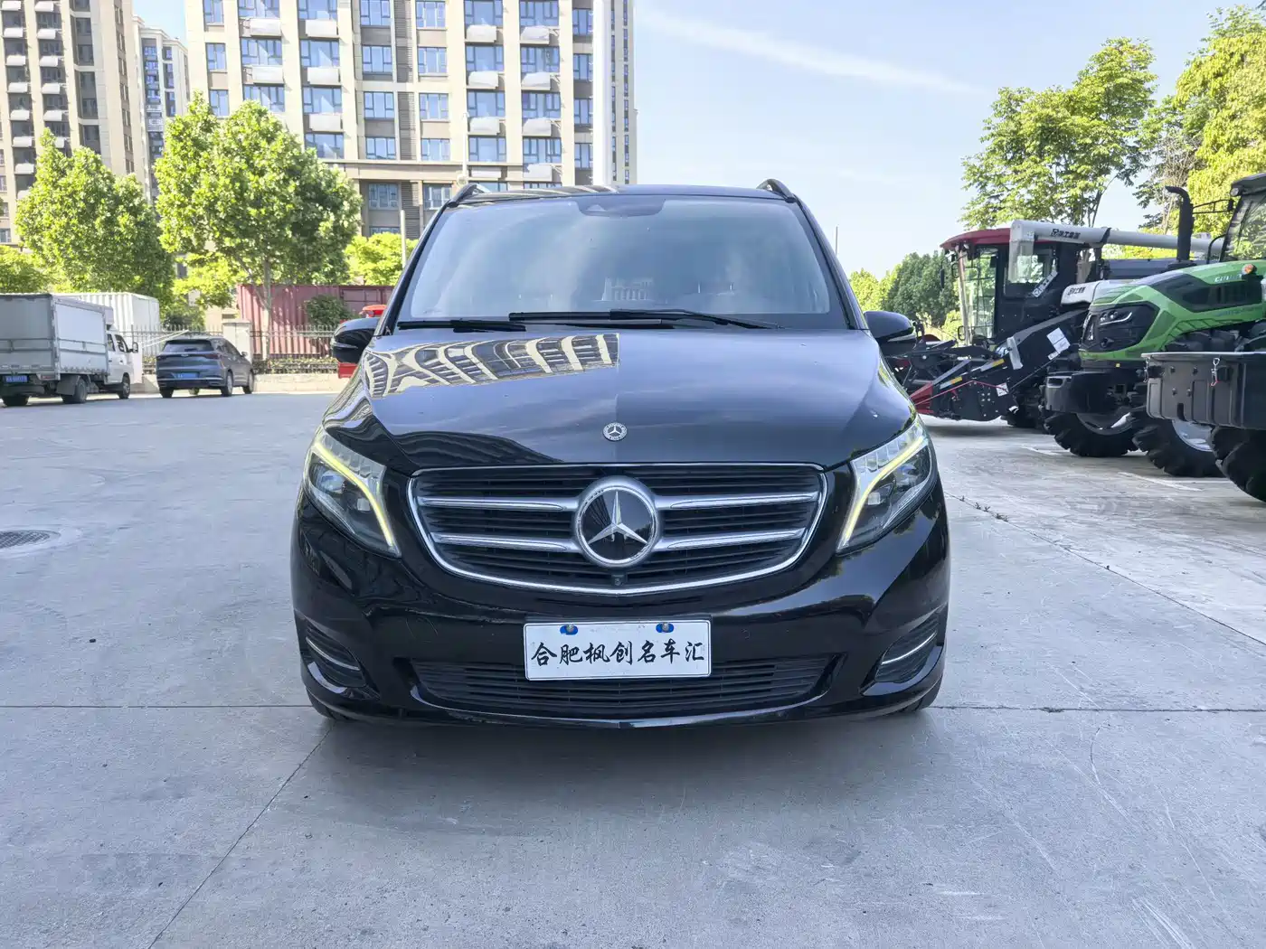Mercedes-Benz V-Class 2017 Model V 260 L Premium Extended Edition фото 2