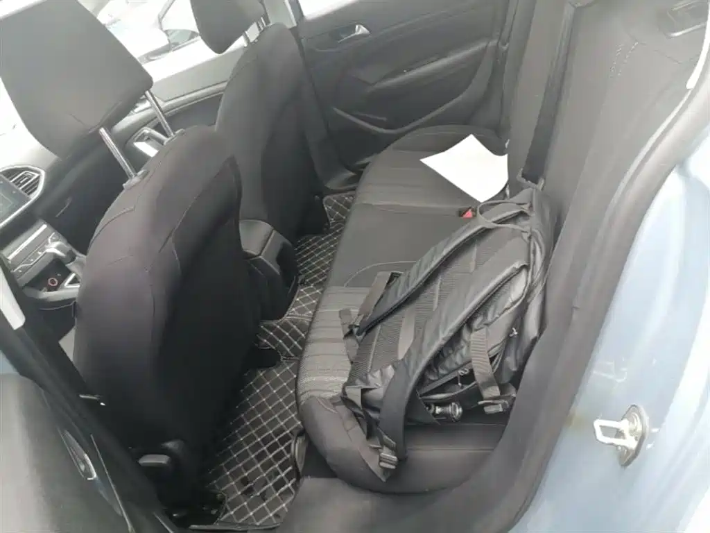 Peugeot 308S 2015 1.2T Auto Dynamic Edition фото 13
