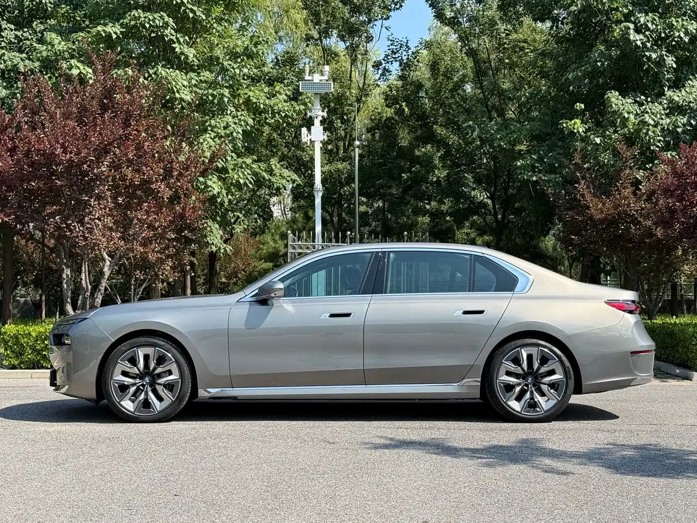 BMW 7 Series 2025 2023 Model 740Li Leading Luxury Package