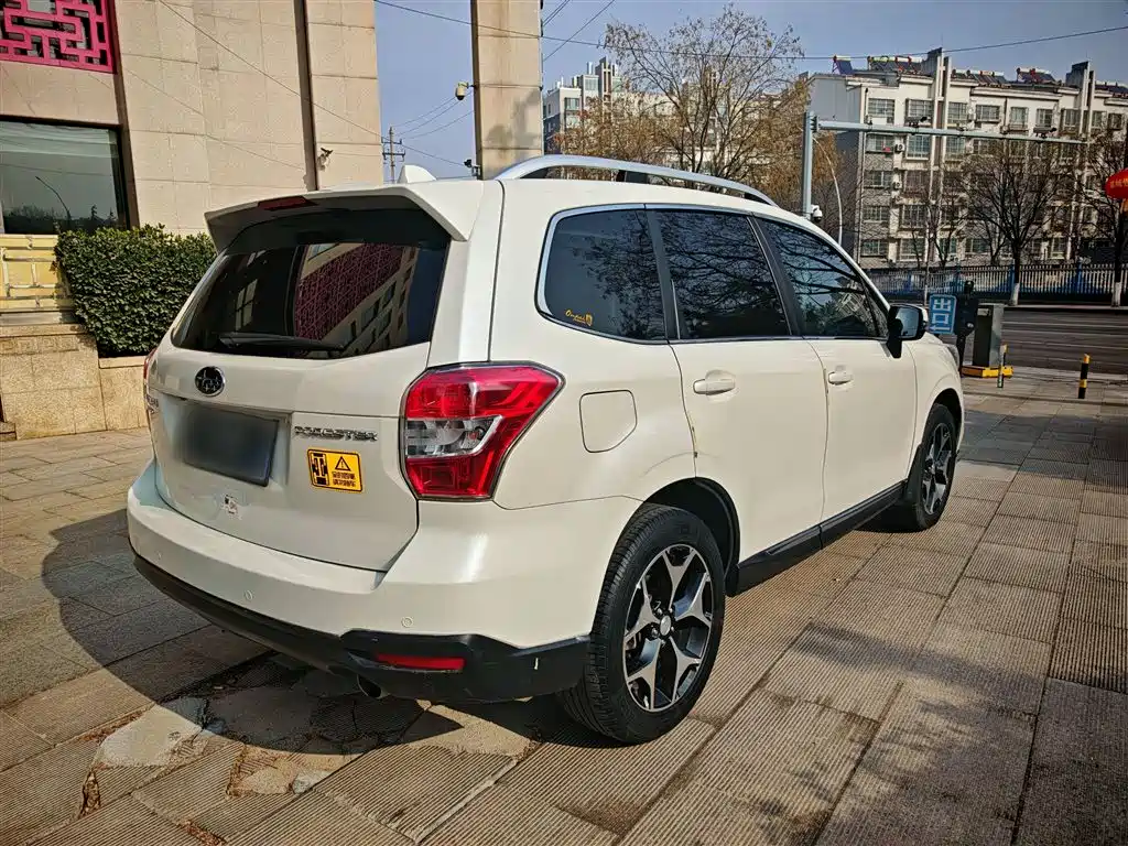 Subaru Forester 2013 2.5i Automatic Premium Edition фото 12