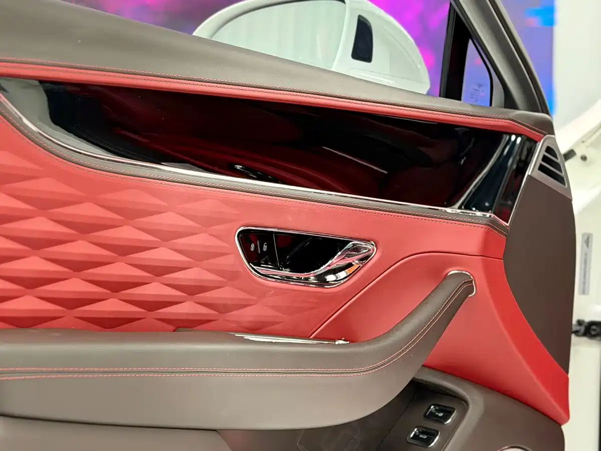 Bentley Flying Spur Plug-in Hybrid 2022 2.9T V6 Hybrid фото 12