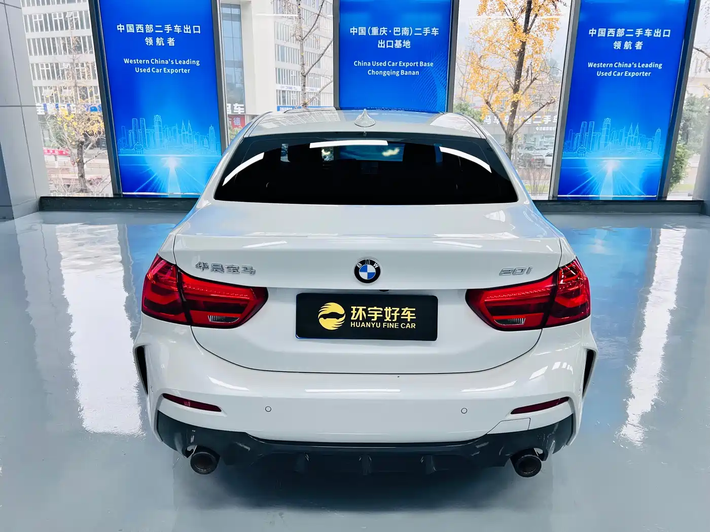 BMW 1 Series 2022 120i M Sport Shadow Edition фото 8
