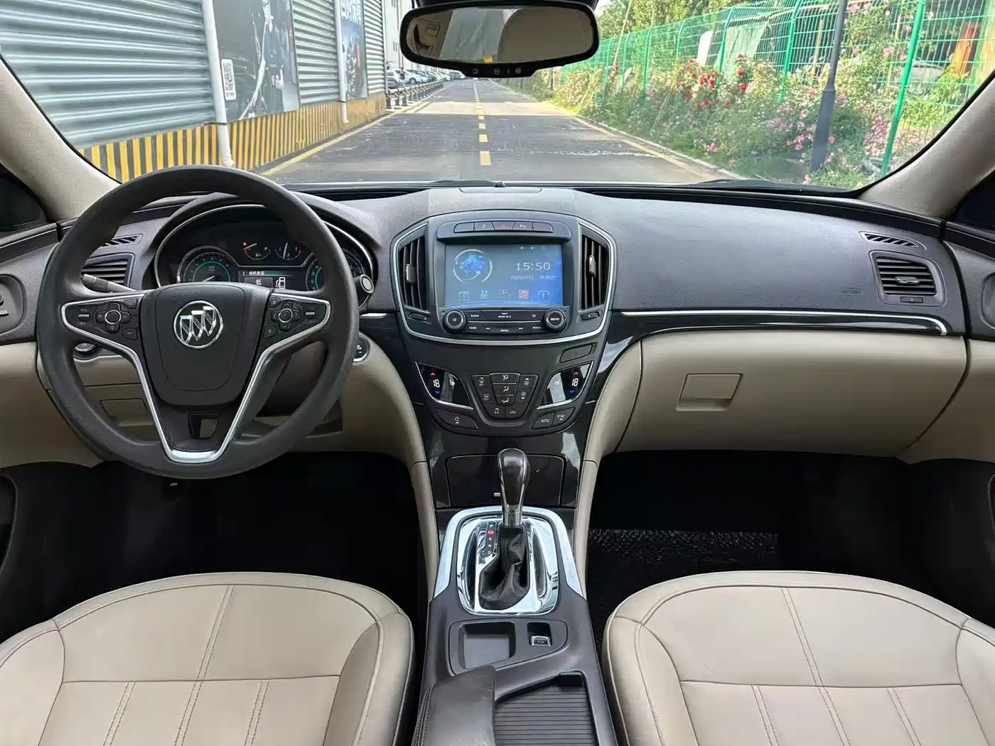Buick Regal 2015 2.0L Elite Fashion Model фото 5