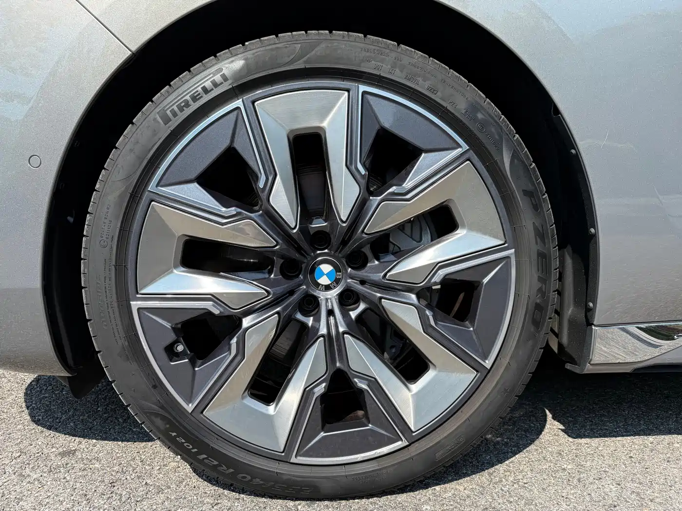 BMW 7 Series 2025 2023 Model 740Li Leading Luxury Package