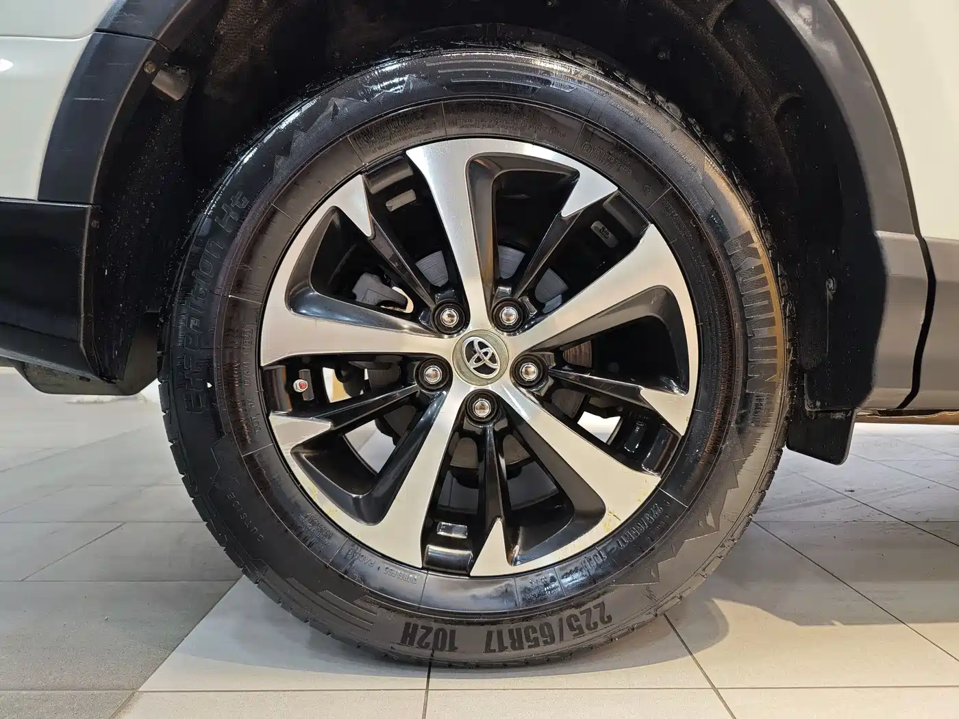 Toyota RAV4 Rongfang 2016 2.0L CVT 2WD Urban (China V) фото 29