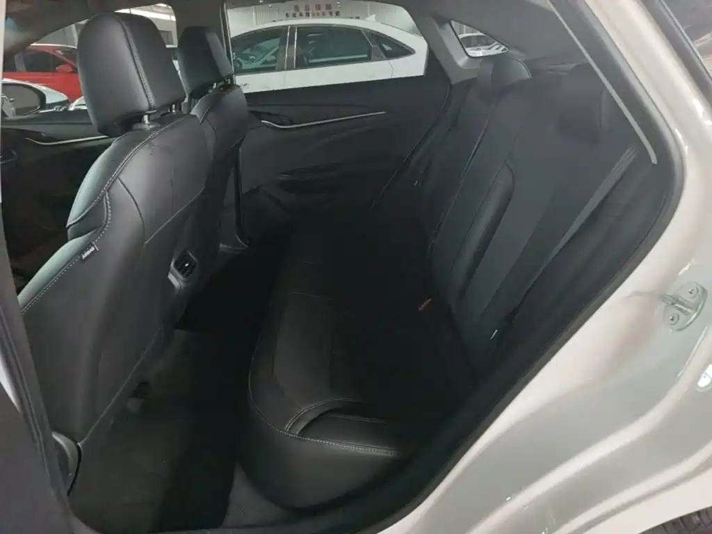 Фото 17 - Buick Excelle