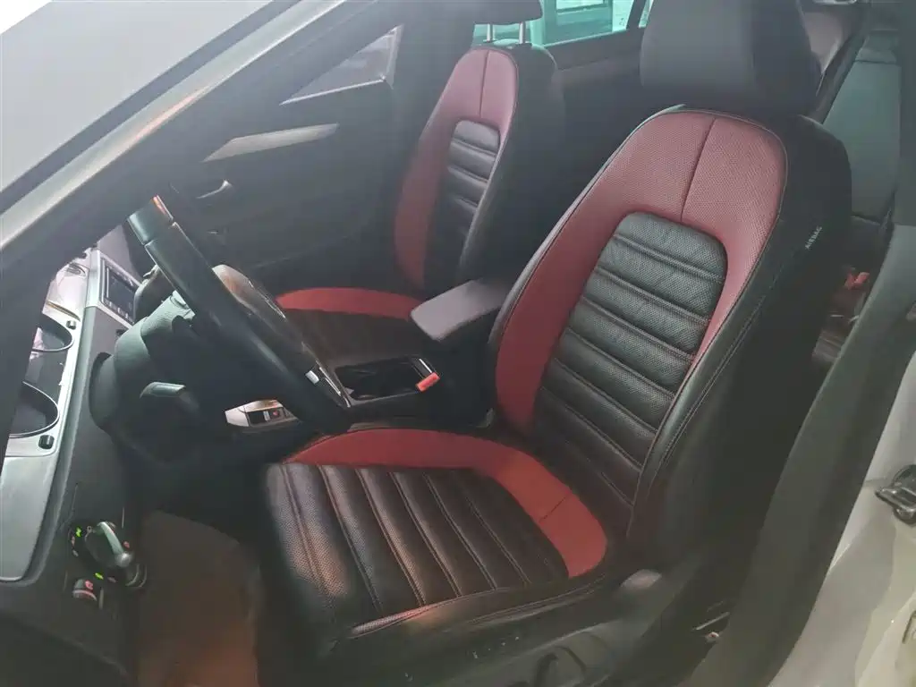 Volkswagen FAW-Volkswagen CC 2016 Model 1.8TSI Luxury фото 15
