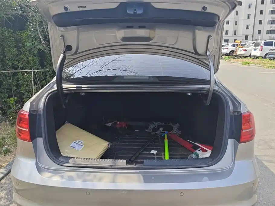 Volkswagen Sagitar 2018 280TSI DSG Spark Edition фото 4
