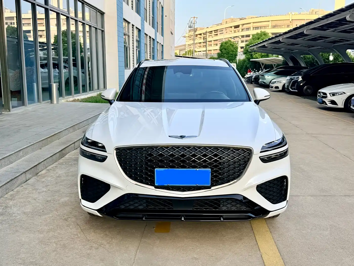 Genesis GV70 2023 2.5T AWD Luxury фото 2